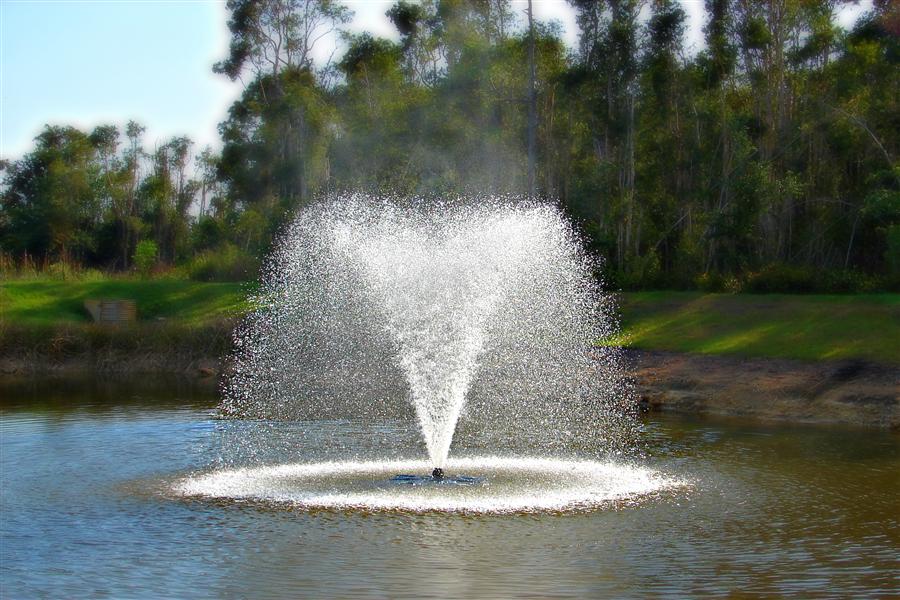 Струи воды фонтана. Плавающий фонтан - аэратор hg750c (Pondtech). Струя фонтана. Струя воды фонтан. Водяная струя.