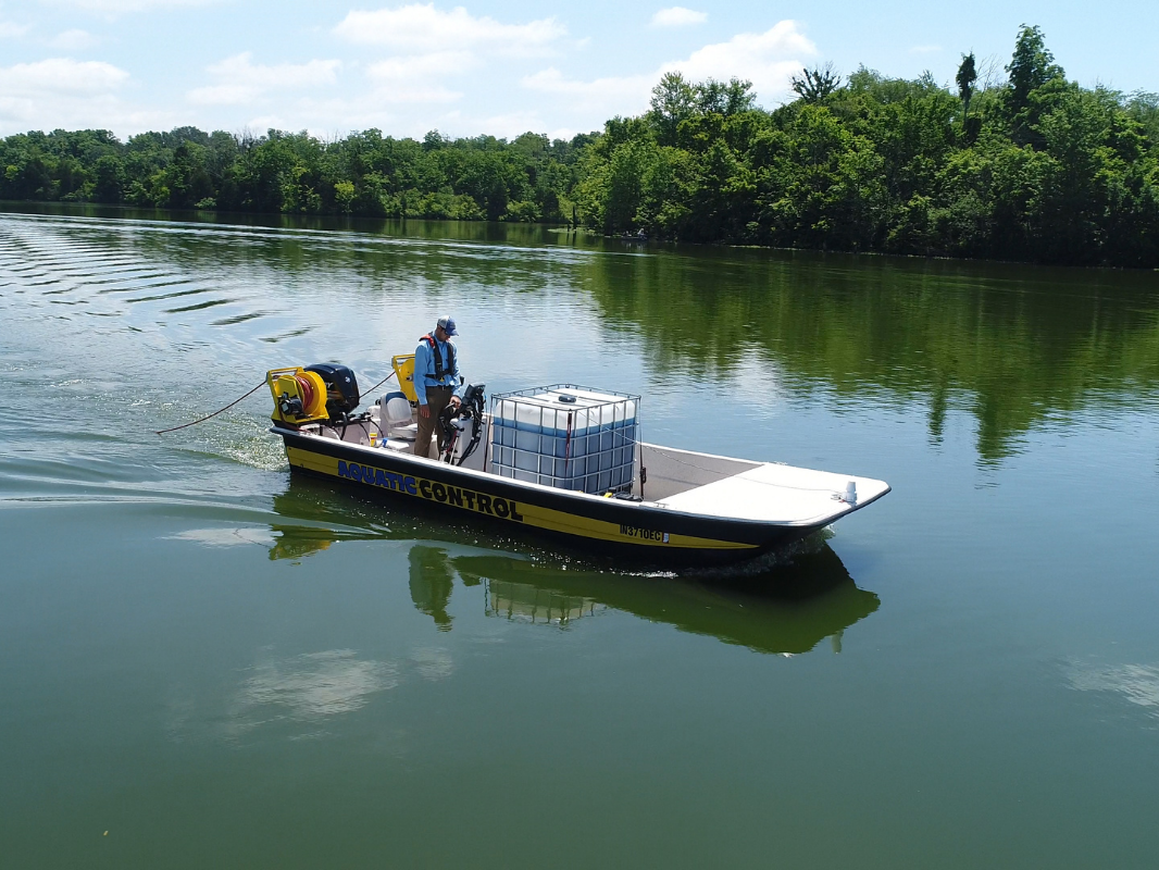 Commercial Algae & Weed Control - Aquatic Control